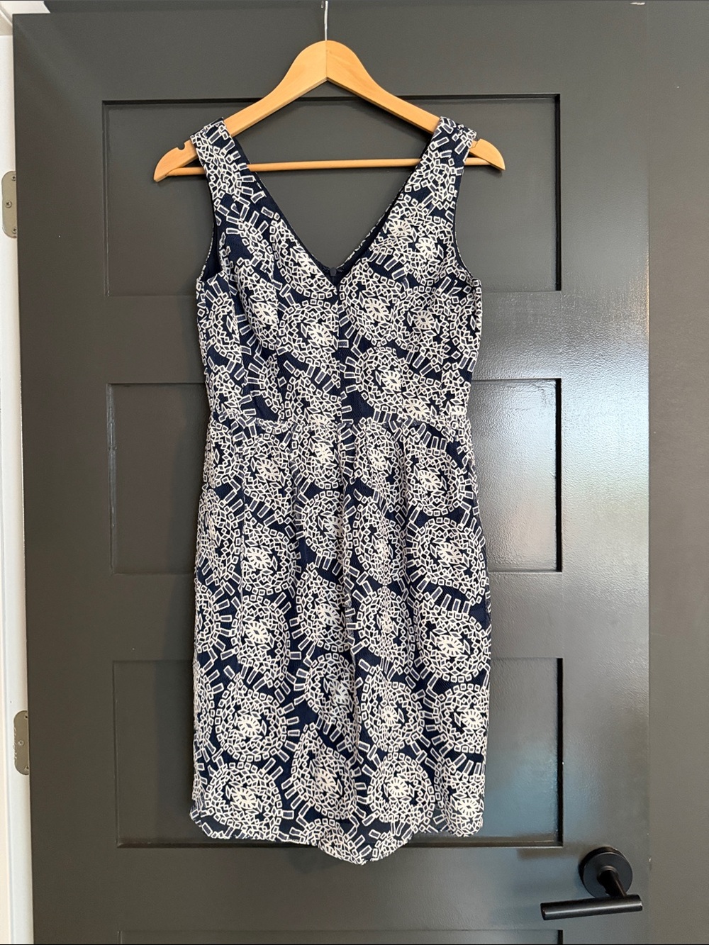 Shoshanna Size 4 Navy & White V-Neck Printed Short Dress
